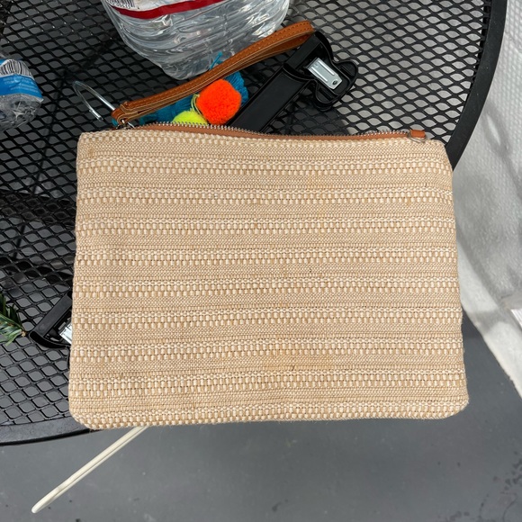 Pom pom summer wristlet/clutch - Picture 3 of 3